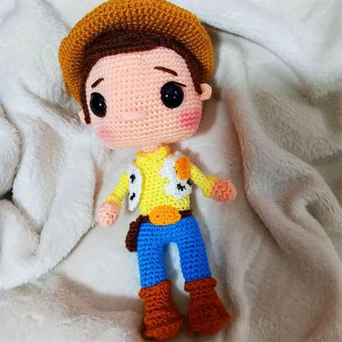 Boneco Xerife Woody Toy Story Amigurumi PDF Grátis
